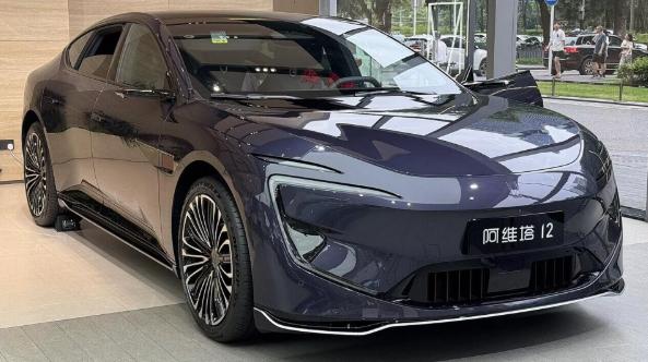 長(zhǎng)安汽車(chē)攜三款新車(chē)型參展俄羅斯國(guó)際創(chuàng)新工業(yè)展